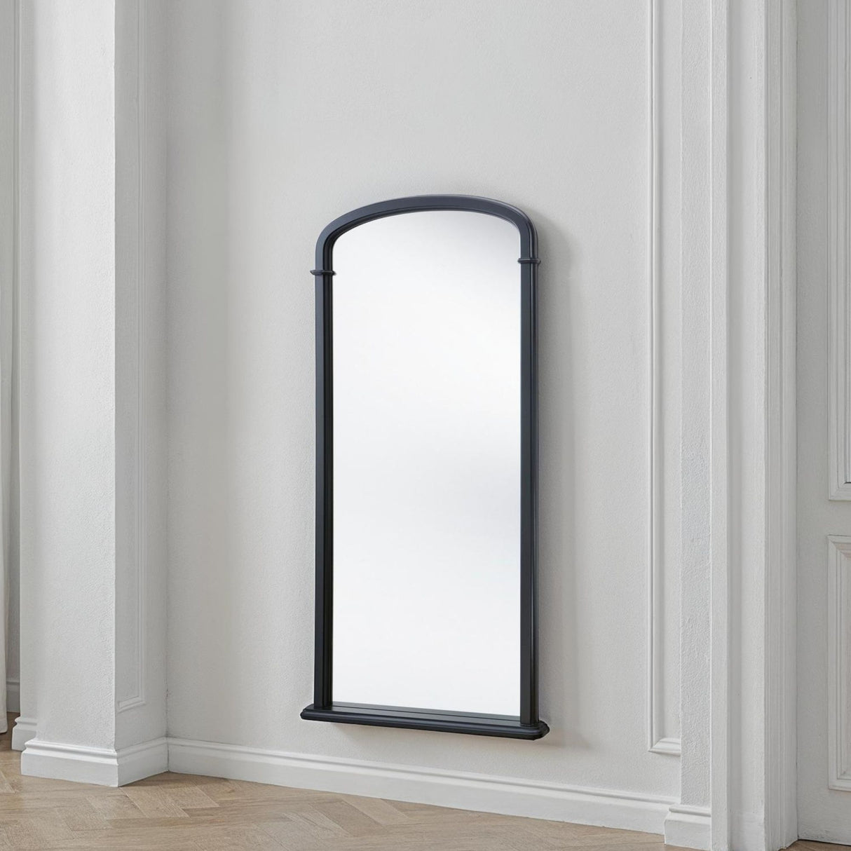 Arched Black refined mirror