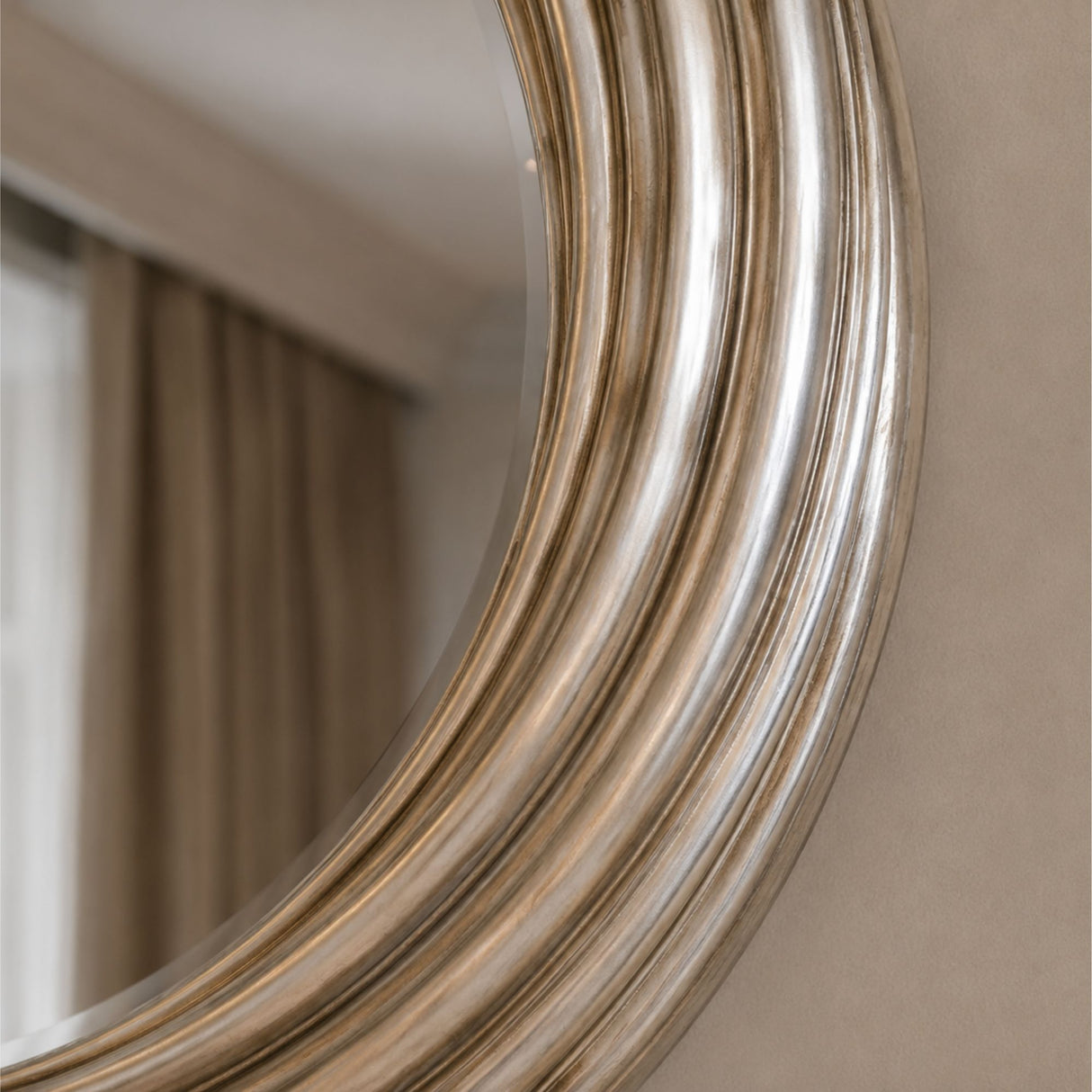 silver frame detail